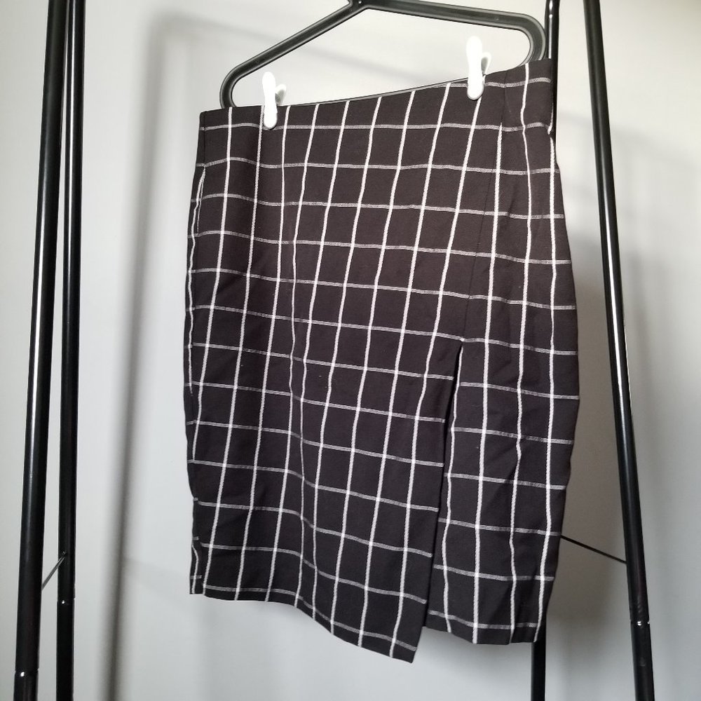 💌 2/$30 
Pencil Skirt relaxed fit